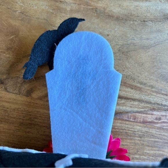 Headstone Headband 🪦 - Picture 6 of 7